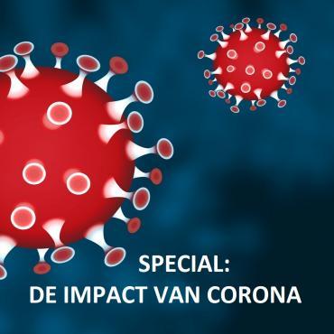 Het hoesje van de Corona special: twee virusdeeltjes met daar overheen de tekst: Special, de impact van Corona