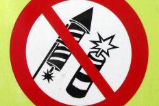 Verkeersbord met verbod op vuurwerk